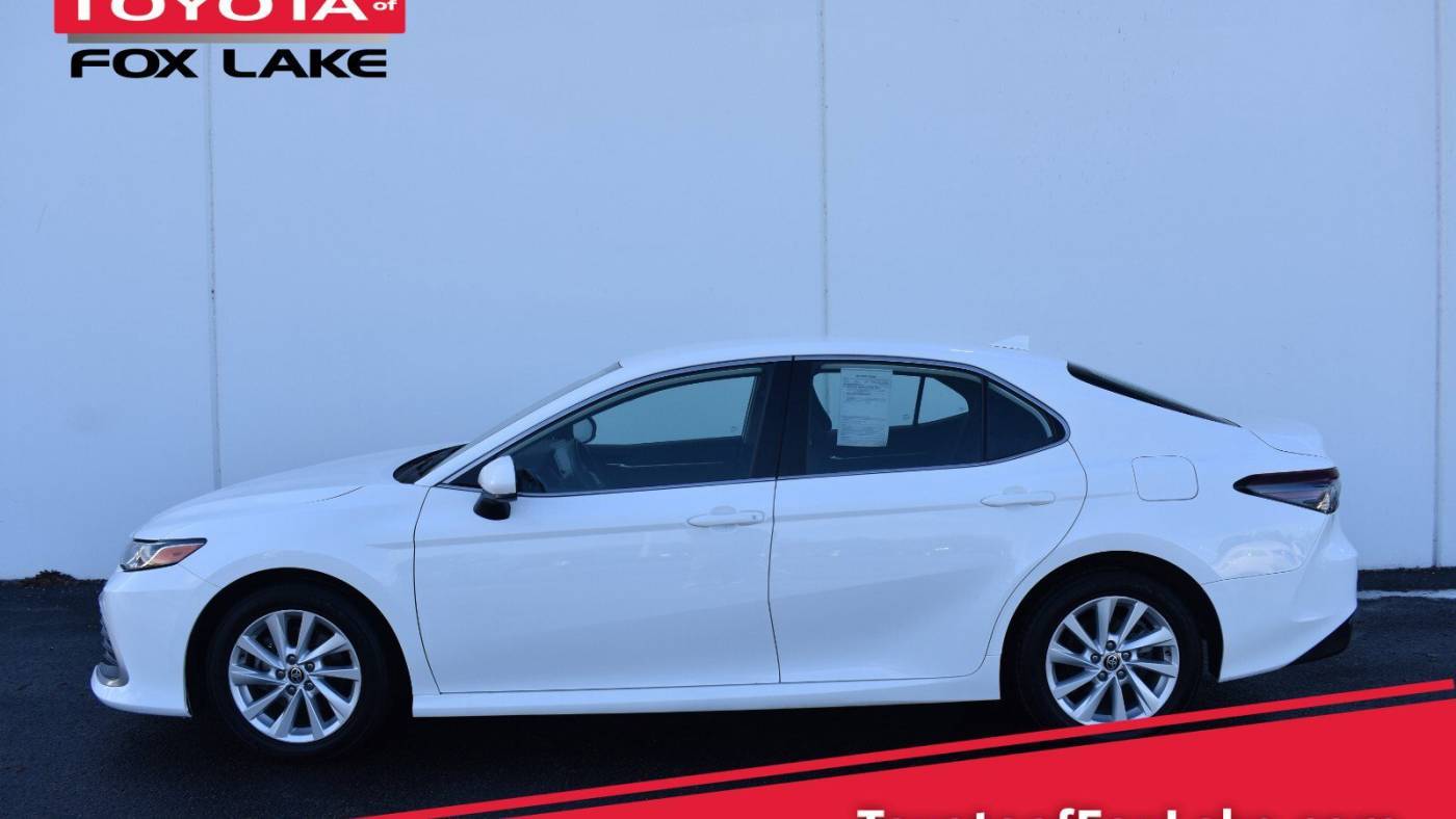 2022 Toyota Camry LE — Sedan — 57,579 mi — Fox Lake, IL