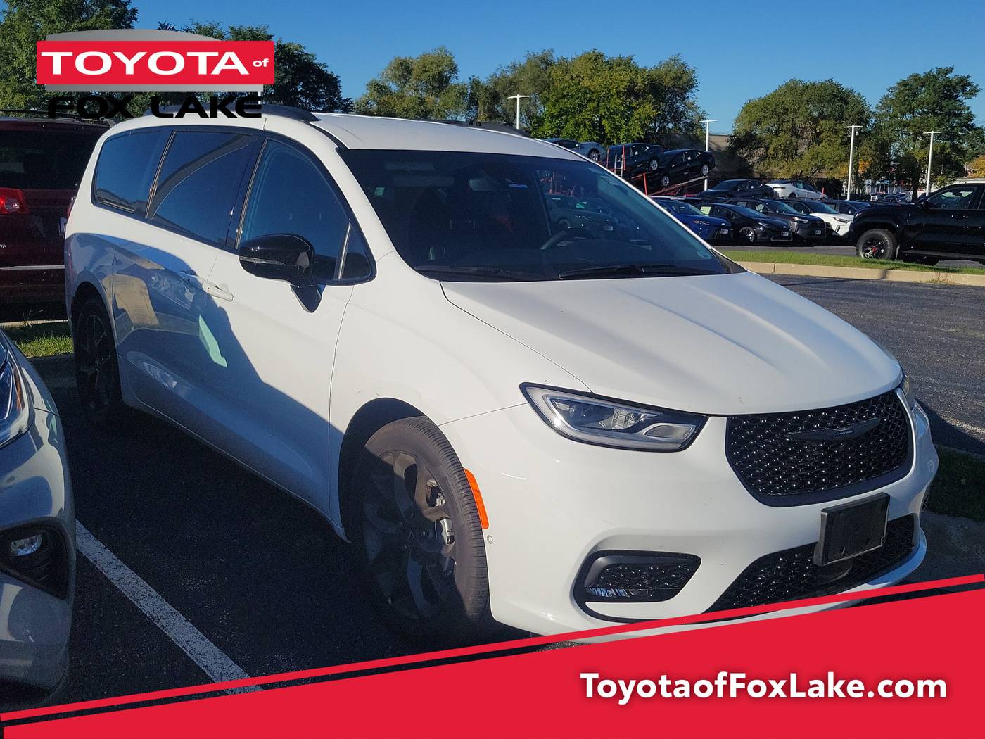 2024 Chrysler Pacifica Touring L — Minivan — 8,284 mi — Fox Lake, IL