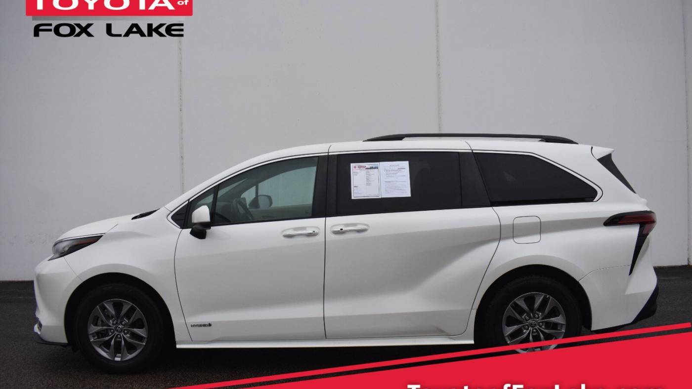 2021 Toyota Sienna XLE — Minivan — 81,558 mi — Fox Lake, IL