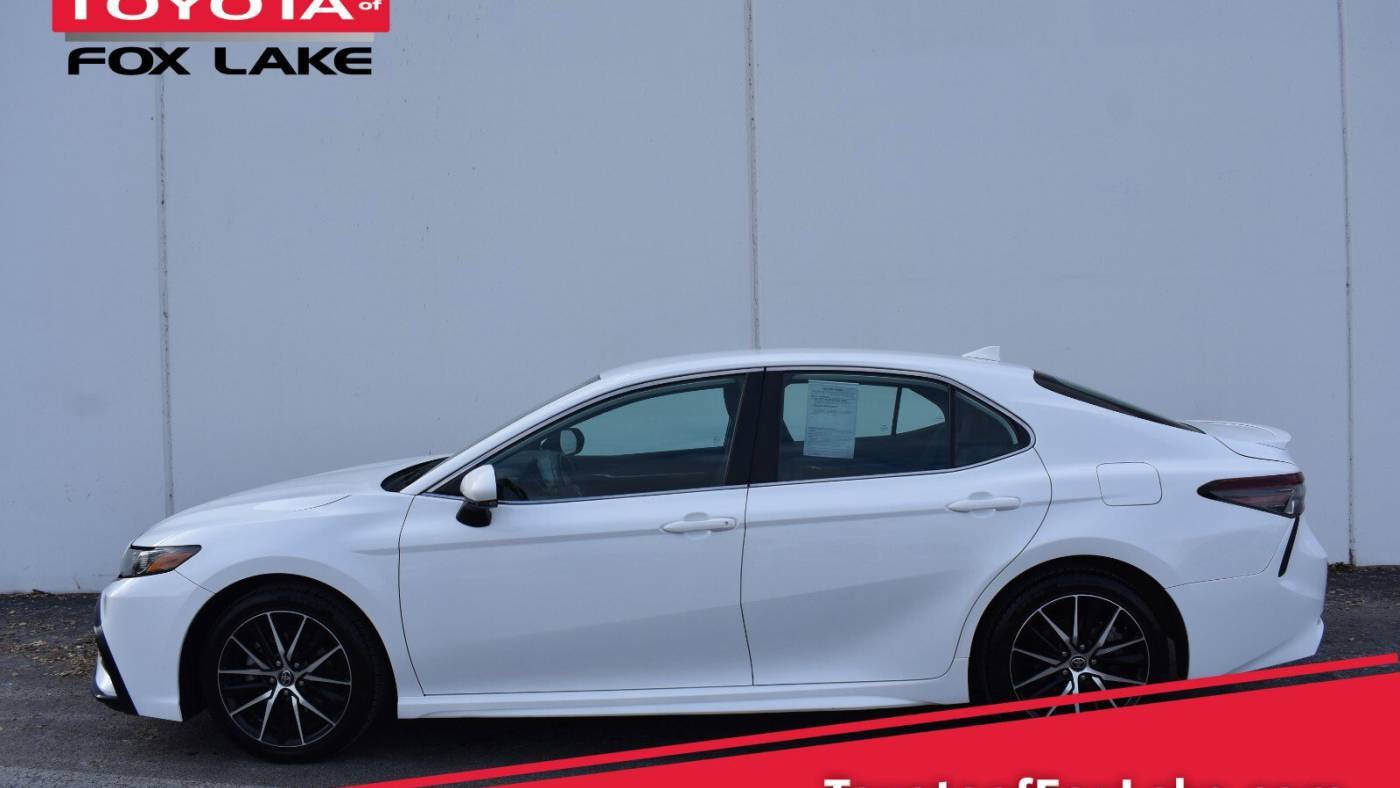 2022 Toyota Camry SE — Sedan — 59,560 mi — Fox Lake, IL
