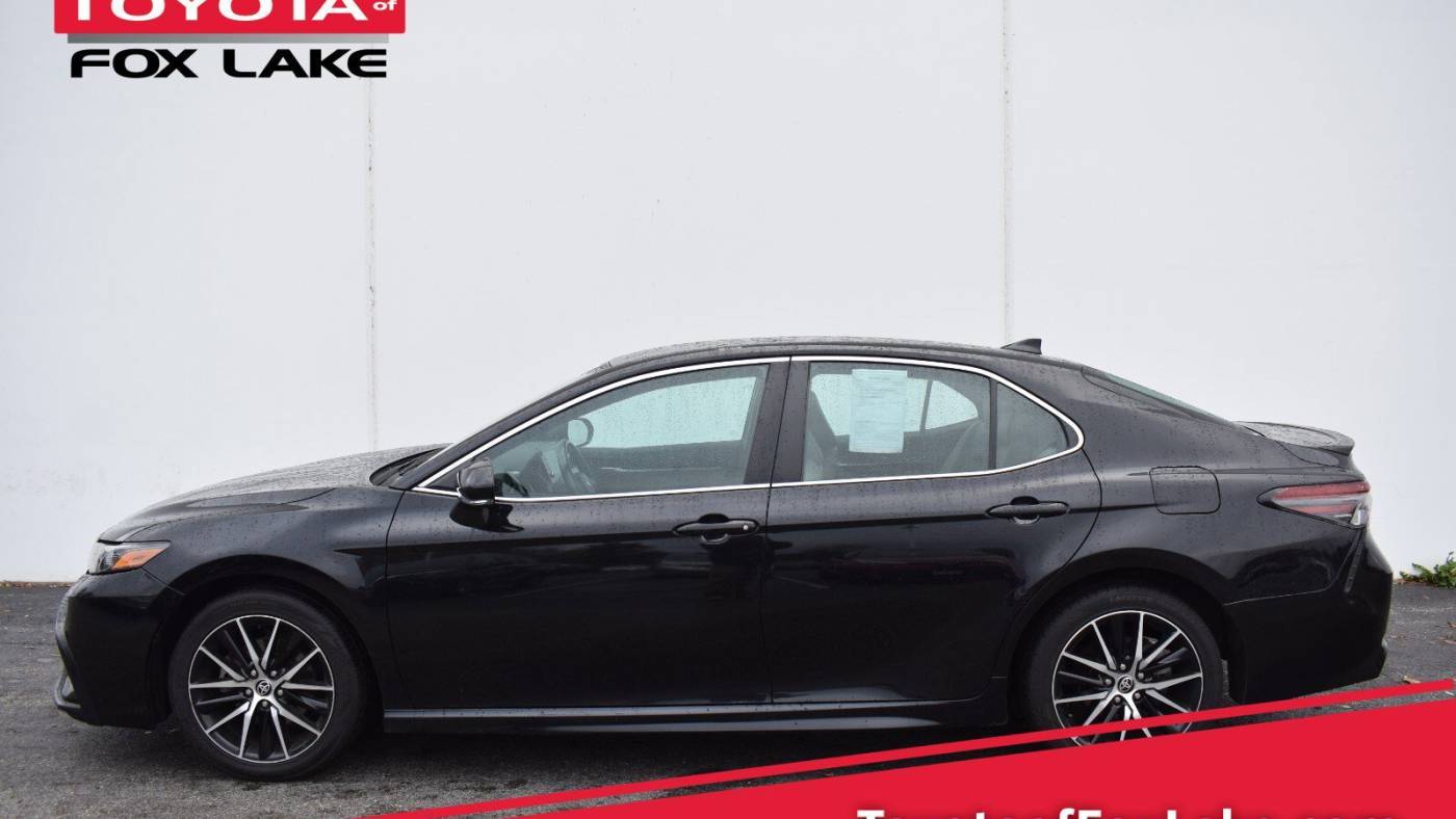 2022 Toyota Camry SE Nightshade — Sedan — 68,324 mi — Fox Lake, IL