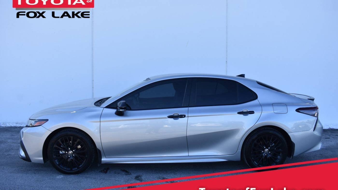 2022 Toyota Camry Hybrid SE Nightshade — Sedan — 42,012 mi — Fox Lake, IL