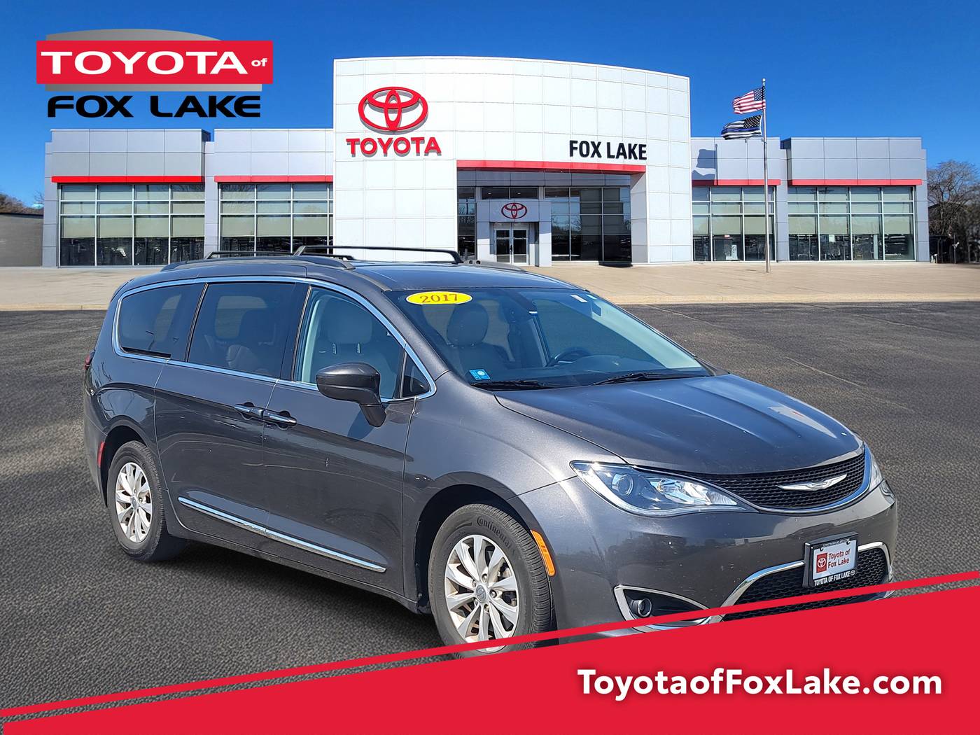 2017 Chrysler Pacifica Touring L — Minivan — 135,643 mi — Fox Lake, IL