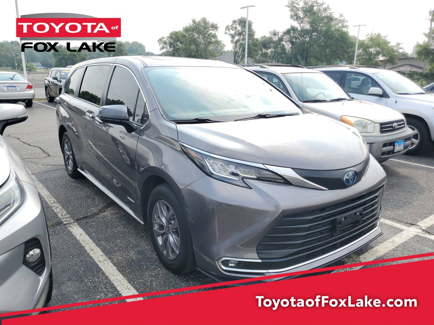 2021 Toyota Sienna XLE — Minivan — 32,005 mi — Fox Lake, IL
