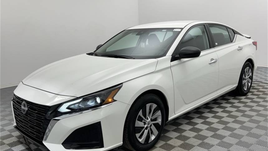2024 Nissan Altima S — Sedan — 23,510 mi — Countryside, IL