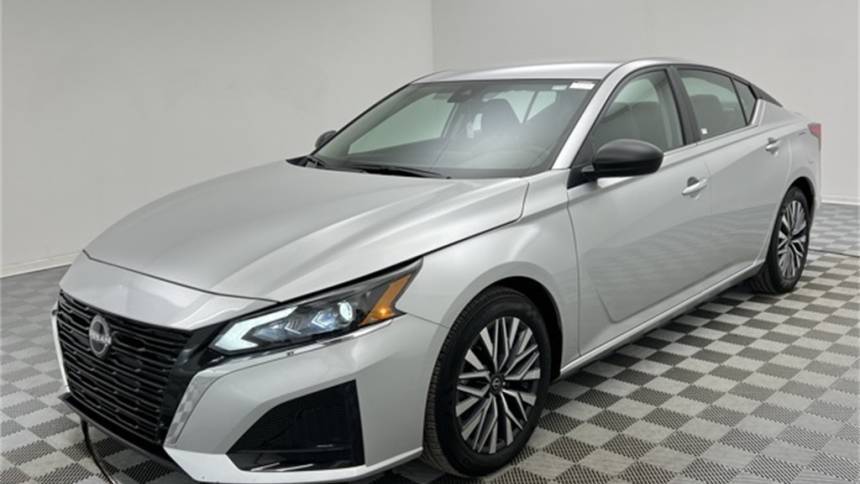 2024 Nissan Altima SV — Sedan — 15,967 mi — Countryside, IL