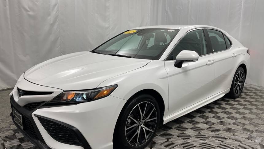 2024 Toyota Camry SE — Sedan — 18,907 mi — Countryside, IL