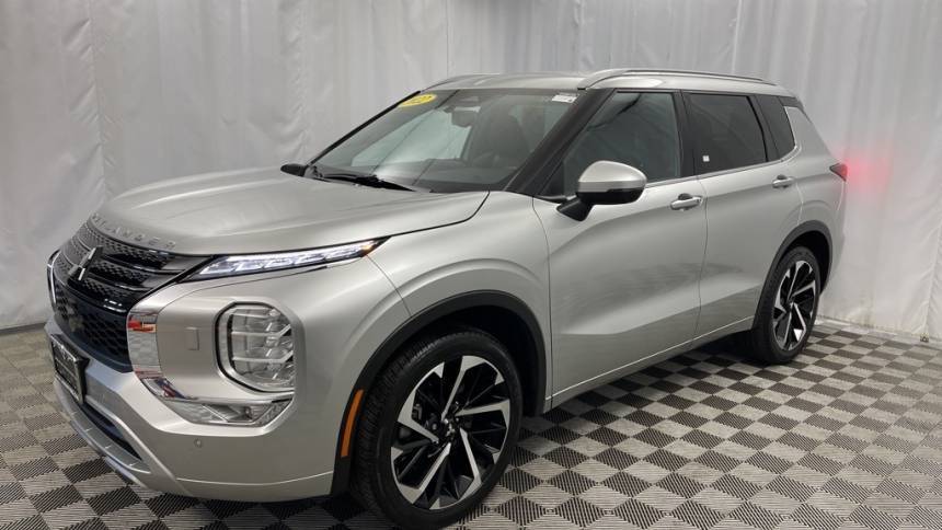 2022 Mitsubishi Outlander SEL — SUV — 19,684 mi — Countryside, IL