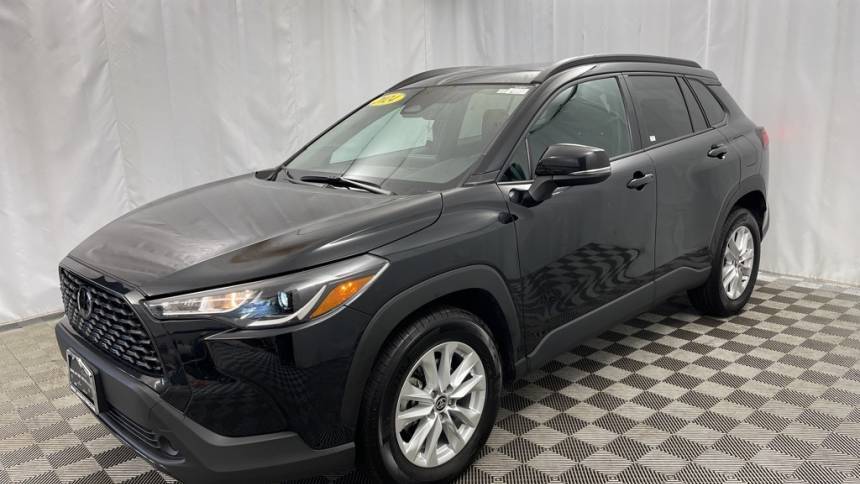 2024 Toyota Corolla Cross LE — SUV — 25,716 mi — Countryside, IL