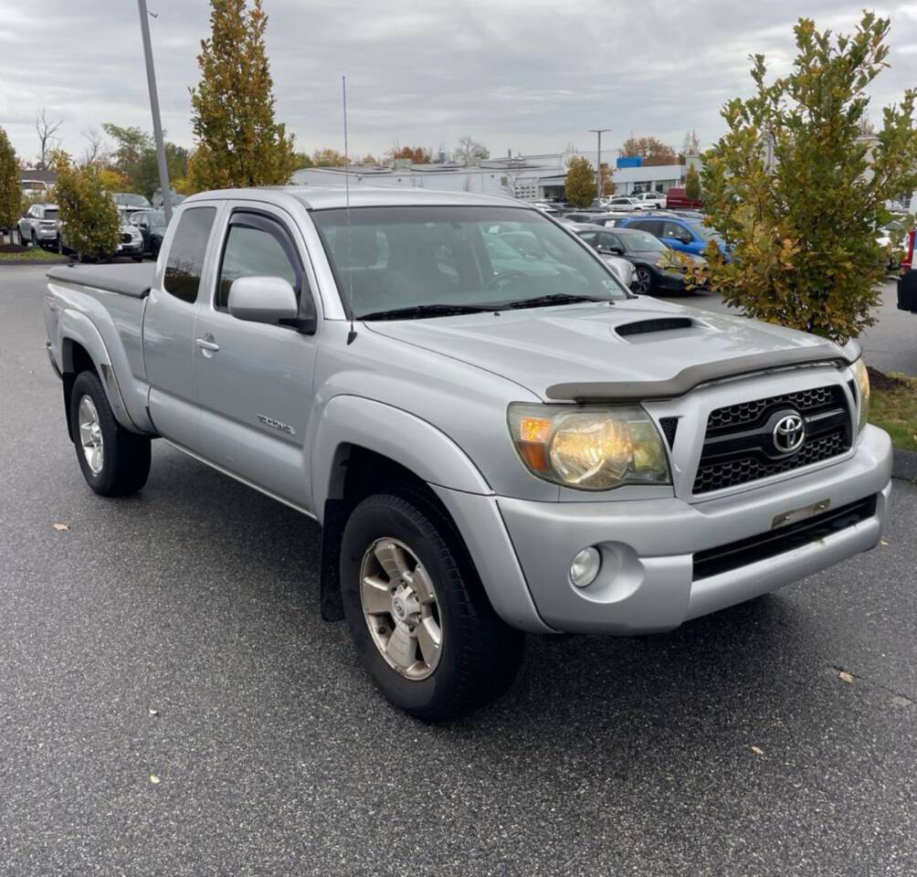 2011 Toyota Tacoma Base — Pickup Truck — 76,900 mi — Chantilly, VA