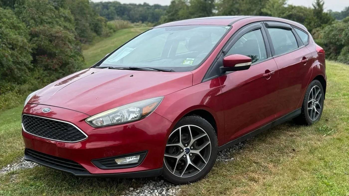 2017 Ford Focus SEL — Hatchback — 89,469 mi — Hazlet, NJ