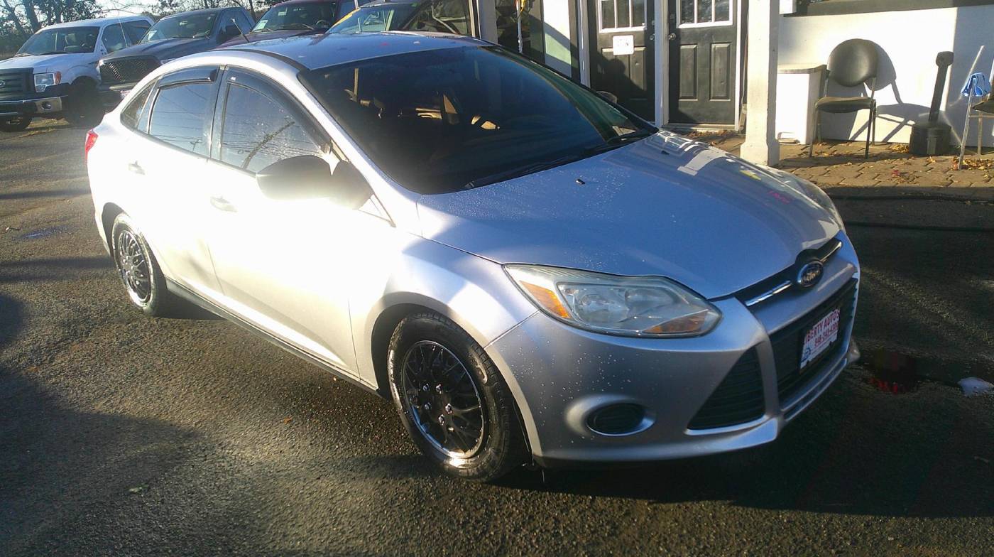 2012 Ford Focus S — Sedan — 80,534 mi — Hazlet, NJ