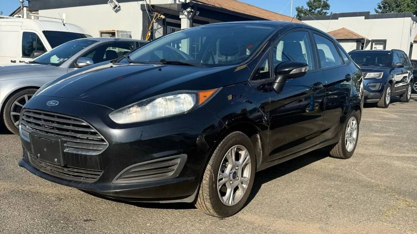 2016 Ford Fiesta SE — Sedan — 92,061 mi — Hazlet, NJ