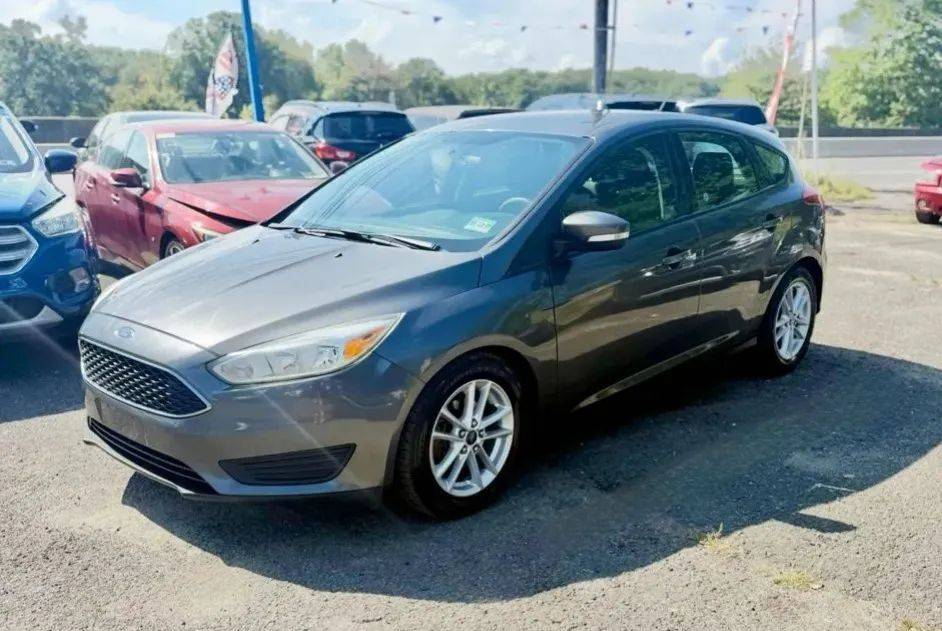 2016 Ford Focus SE — Hatchback — 105,590 mi — Hazlet, NJ