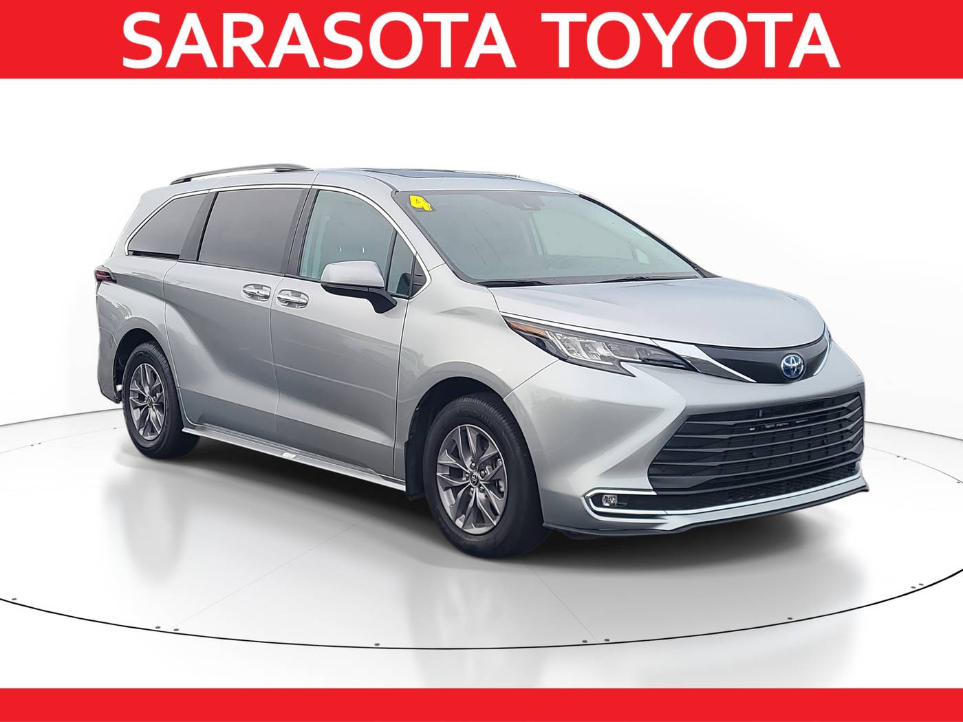 2024 Toyota Sienna XLE — Minivan — 15,610 mi — Sarasota, FL