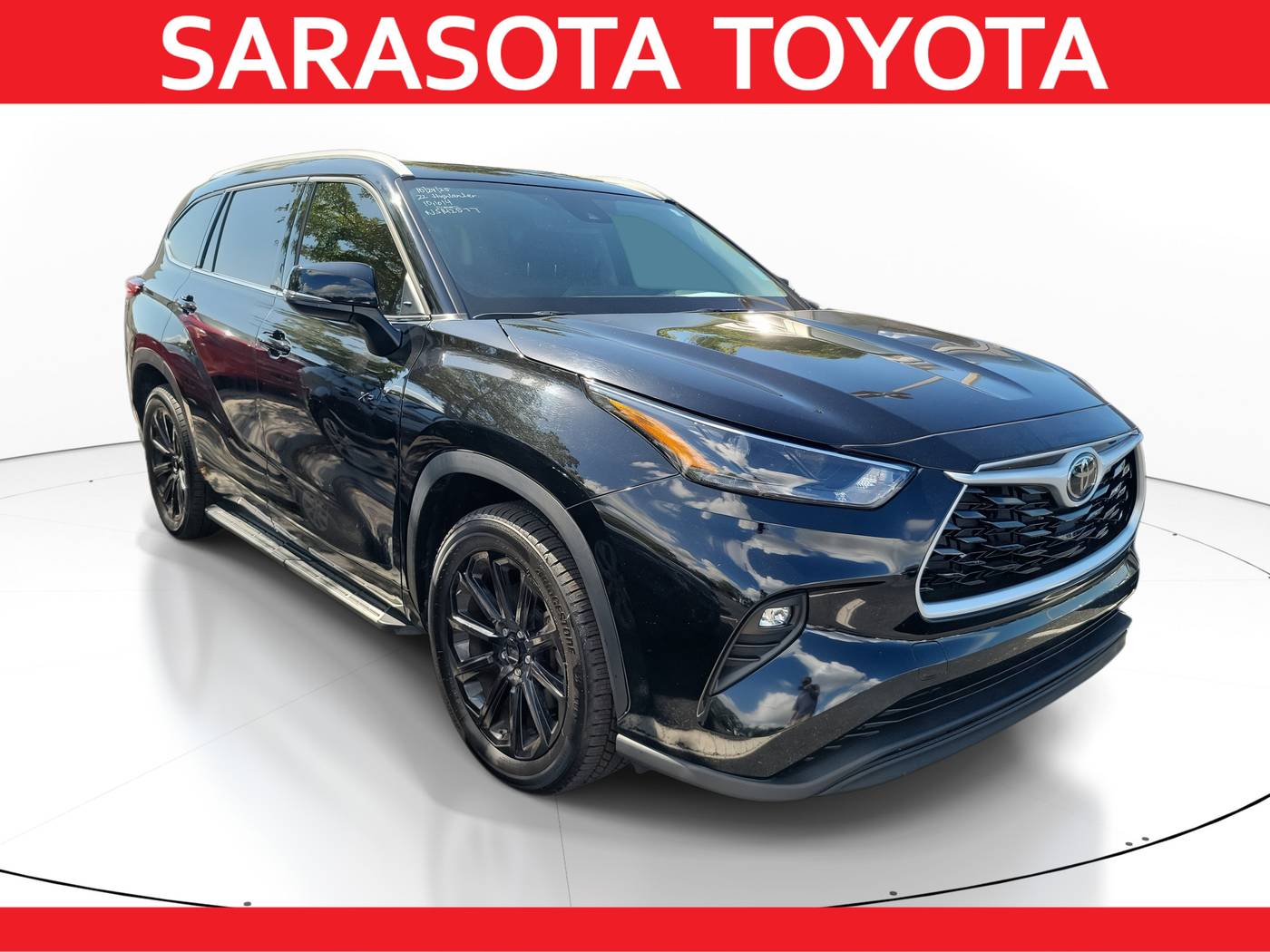 2022 Toyota Highlander XLE — SUV — 10,640 mi — Sarasota, FL