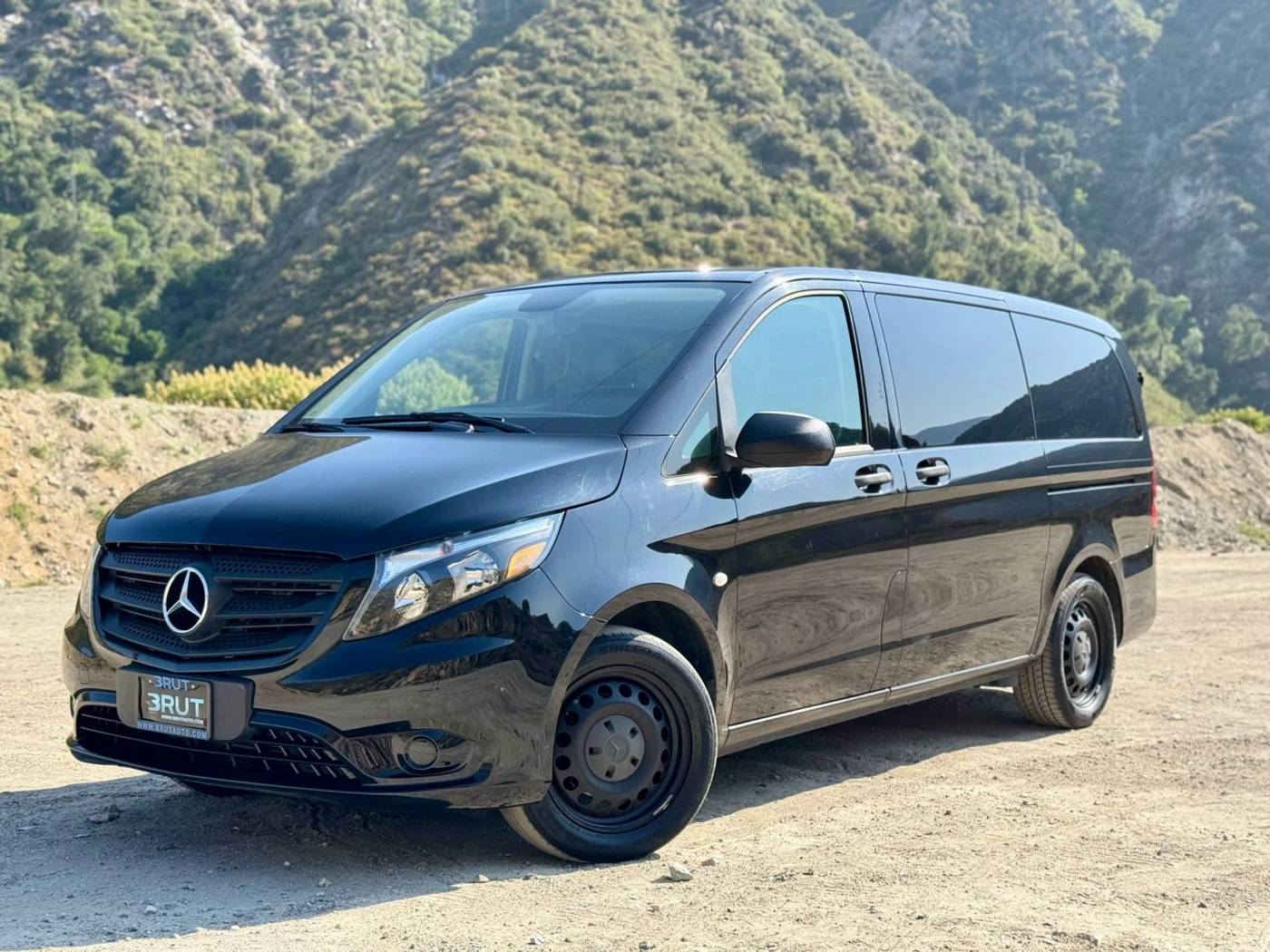 2017 Mercedes-Benz Metris Passenger Van Standard — Passenger Van — 47,841 mi — Sunland, CA