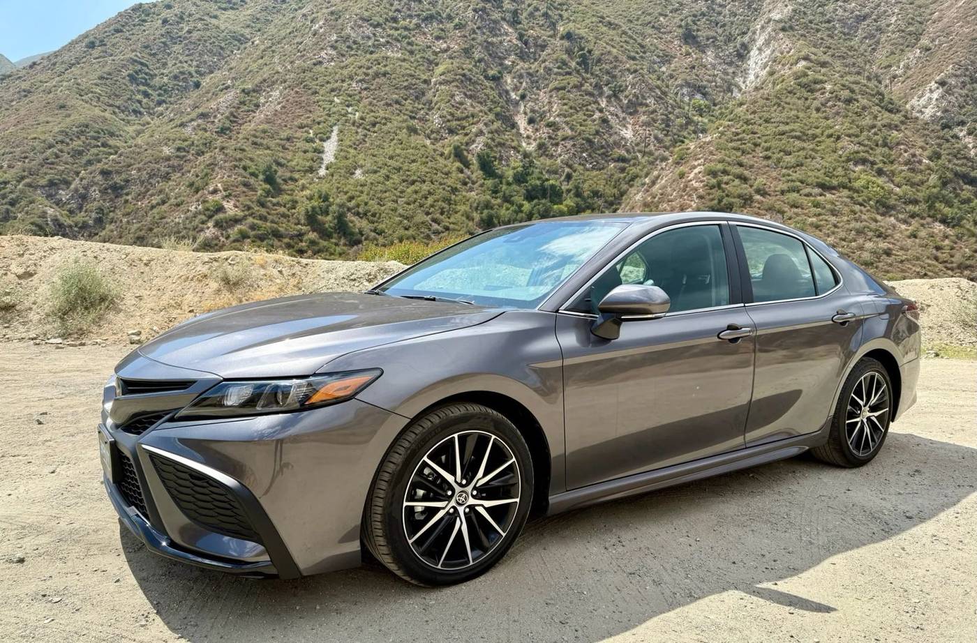 2023 Toyota Camry SE — Sedan — 32,399 mi — Sunland, CA