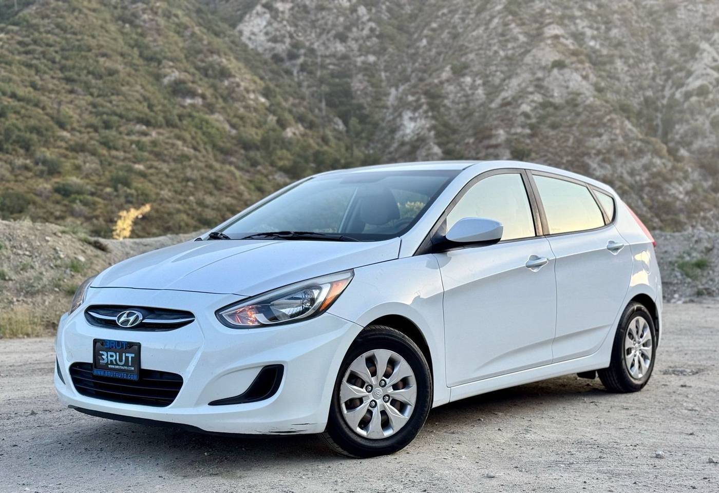 2017 Hyundai Accent SE — Hatchback — 119,087 mi — Sunland, CA