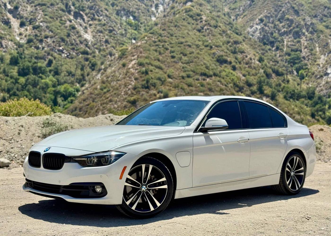 2018 BMW 3 Series 330e — Sedan — 93,359 mi — Sunland, CA