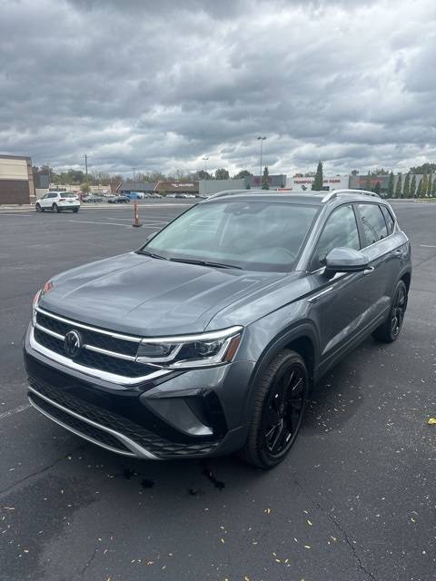2024 Volkswagen Taos SEL — SUV — 9,313 mi — Clarksville, IN