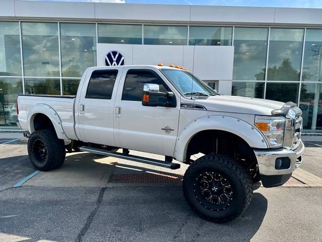 2016 Ford Super Duty F-350 Platinum — Pickup Truck — 101,048 mi — Clarksville, IN