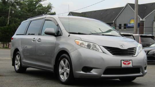 2012 Toyota Sienna LE — Minivan — 101,819 mi — Manassas, VA