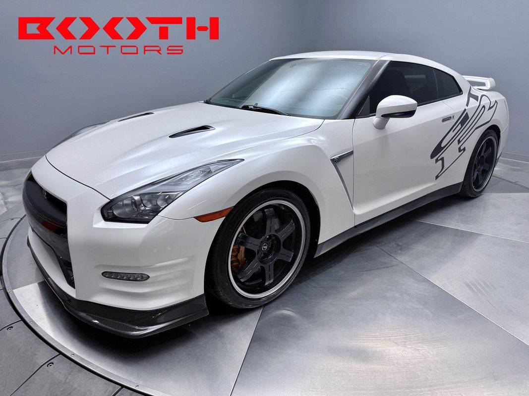 2015 Nissan GT-R Premium — Coupe — 68,568 mi — Longmont, CO