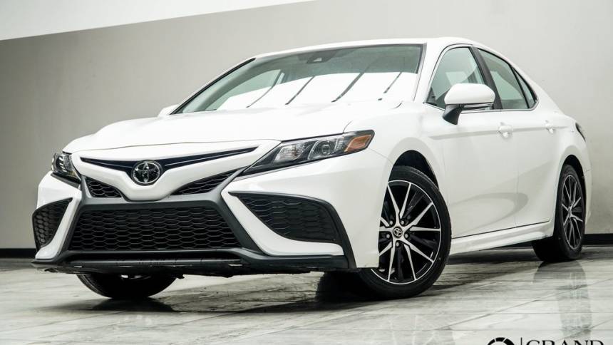 2023 Toyota Camry SE — Sedan — 61,872 mi — Kennesaw, GA