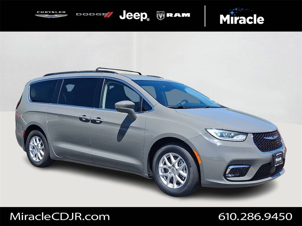 2022 Chrysler Pacifica Touring L — Minivan — 57,504 mi — Elverson, PA