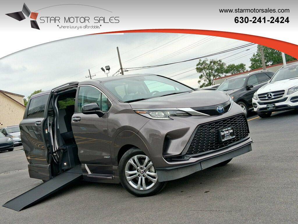 2021 Toyota Sienna XSE — Minivan — 1,874 mi — Downers Grove, IL