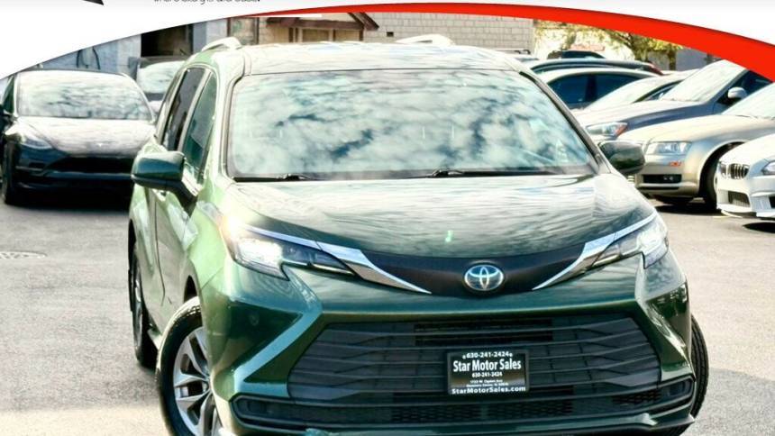 2021 Toyota Sienna LE — Minivan — 80,991 mi — Downers Grove, IL