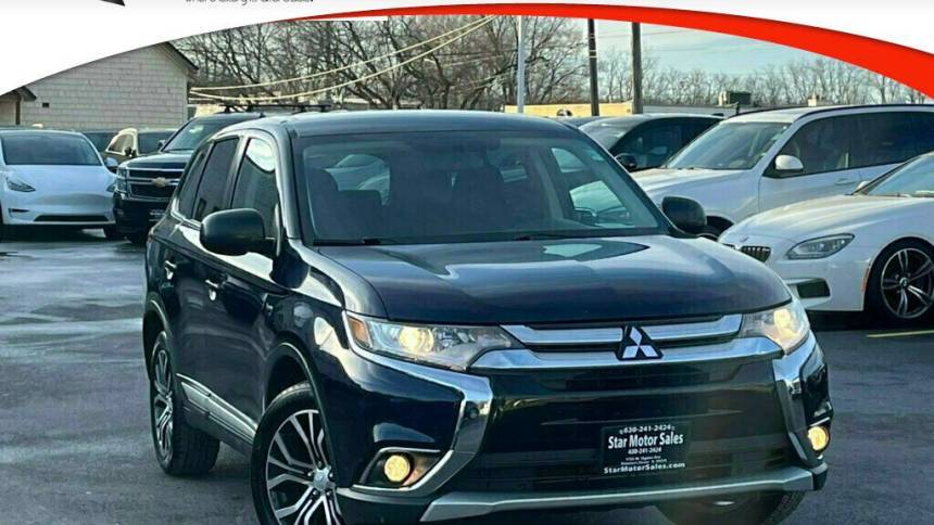 2017 Mitsubishi Outlander ES — SUV — 93,757 mi — Downers Grove, IL