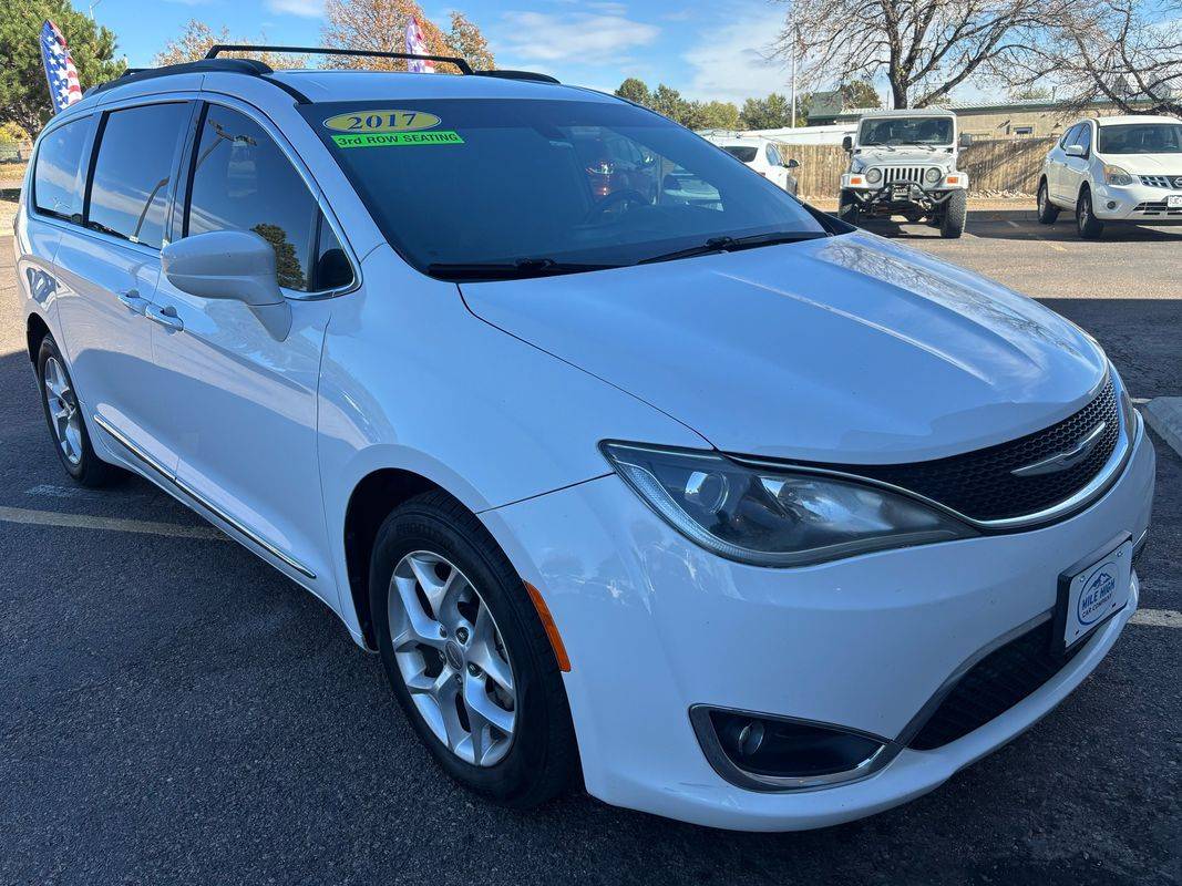 2017 Chrysler Pacifica Touring L — Minivan — 140,807 mi — Colorado Springs, CO