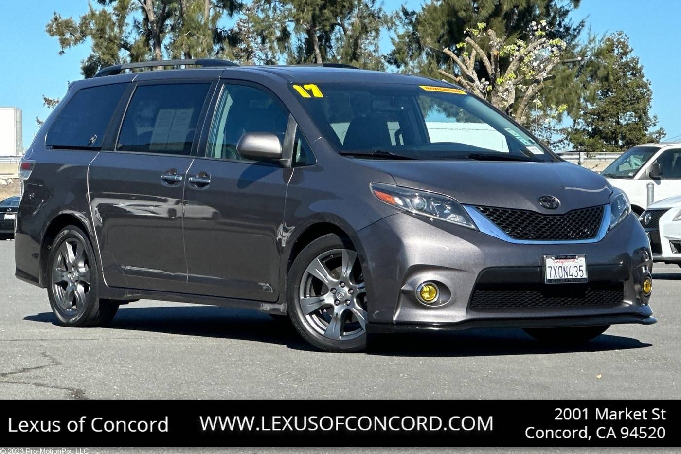 2017 Toyota Sienna SE — Minivan — 101,260 mi — Concord, CA