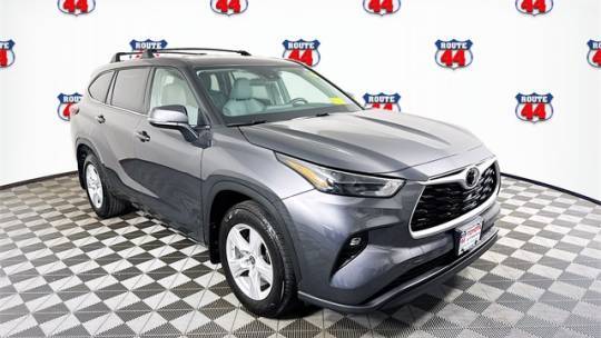 2022 Toyota Highlander LE — SUV — 19,907 mi — Raynham, MA