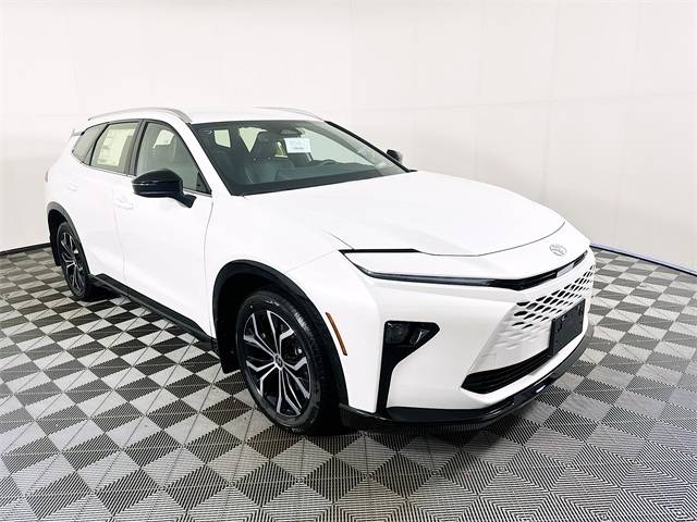 2025 Toyota Crown Signia XLE — SUV — 3,055 mi — Raynham, MA