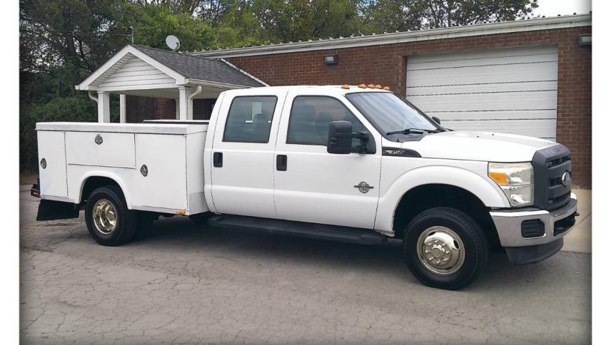 2013 Ford Super Duty F-350 Chassis Cab XL — Chassis Cab Truck — 221,798 mi — Shelbyville, TN