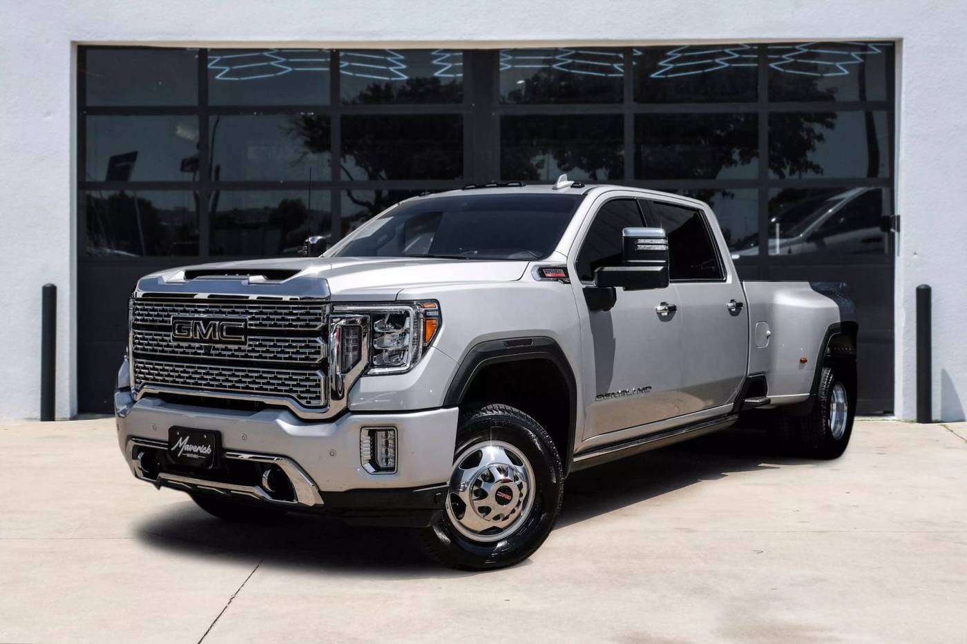 2023 GMC Sierra 3500HD Denali — Pickup Truck — 21,752 mi — Lewisville, TX