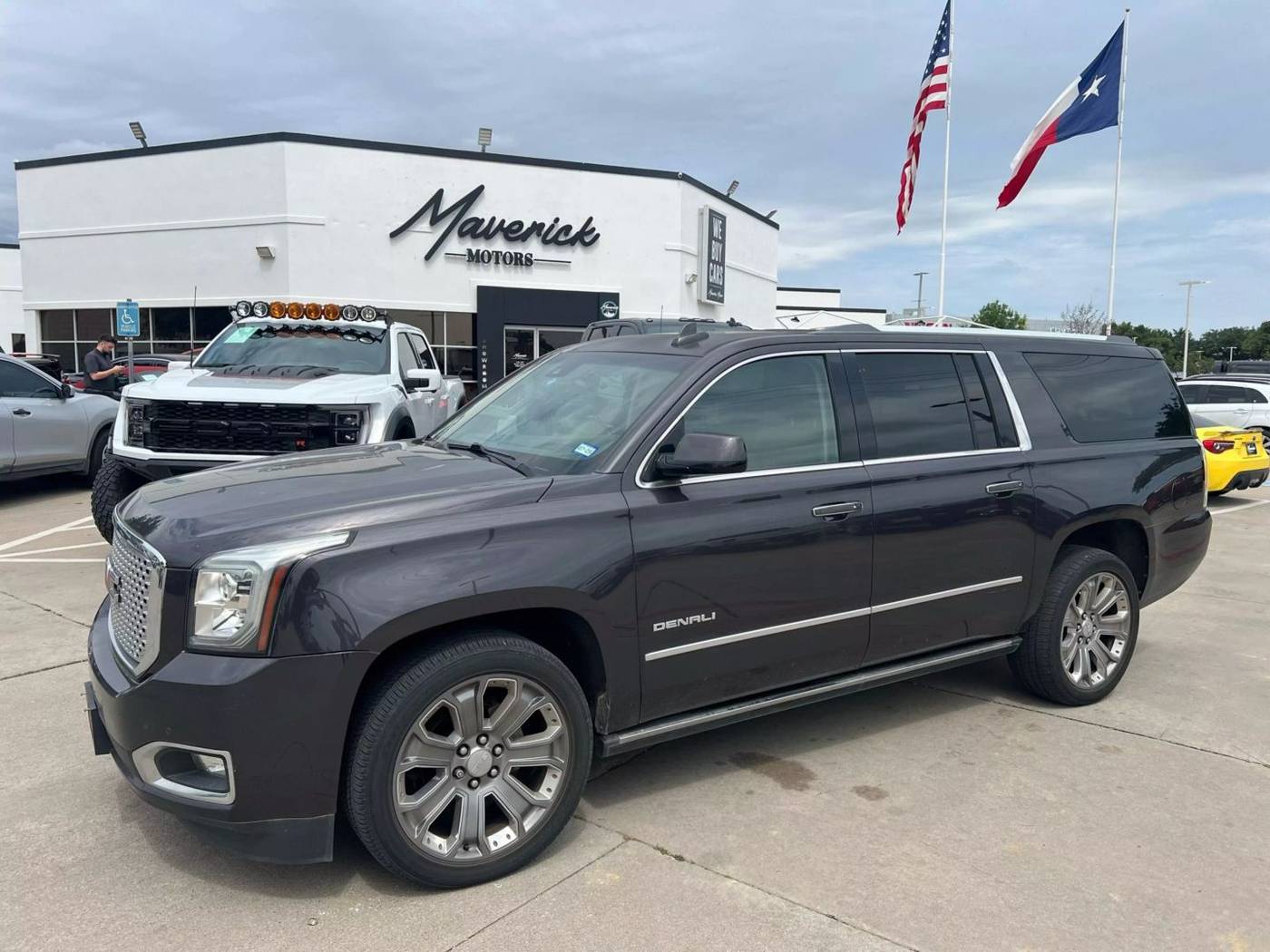 2016 GMC Yukon Denali — SUV — 92,625 mi — Lewisville, TX