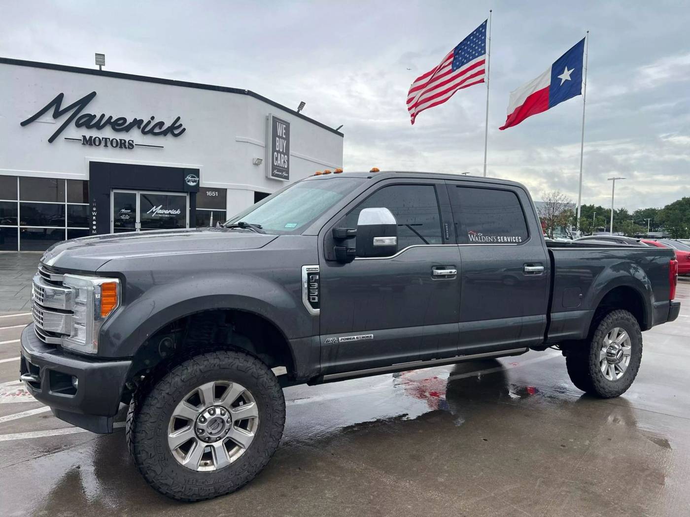 2017 Ford Super Duty F-350 Platinum — Pickup Truck — 129,881 mi — Lewisville, TX