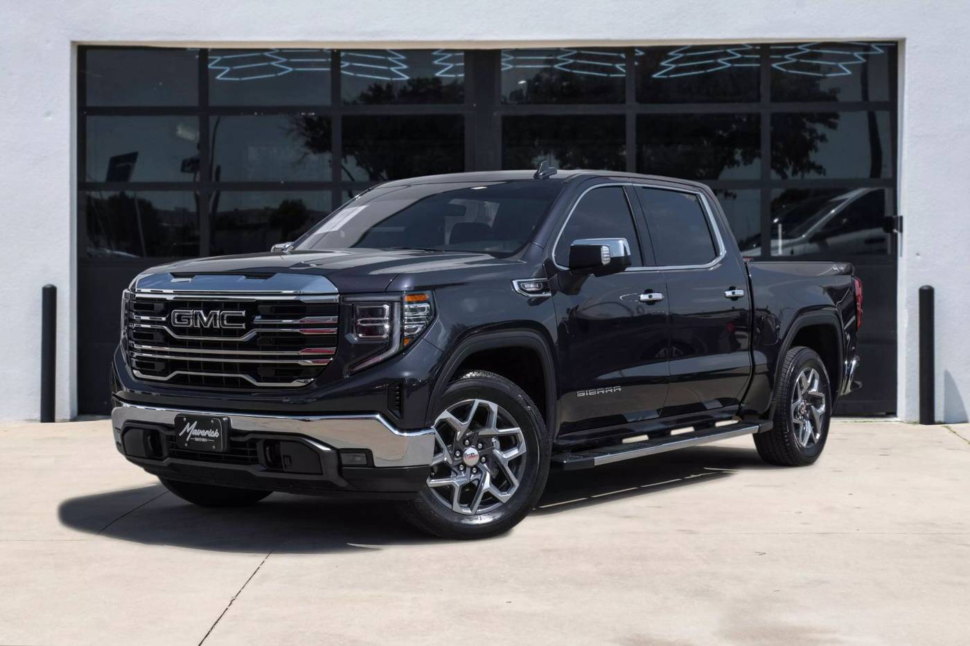 2023 GMC Sierra 1500 SLT — Pickup Truck — 35,162 mi — Lewisville, TX