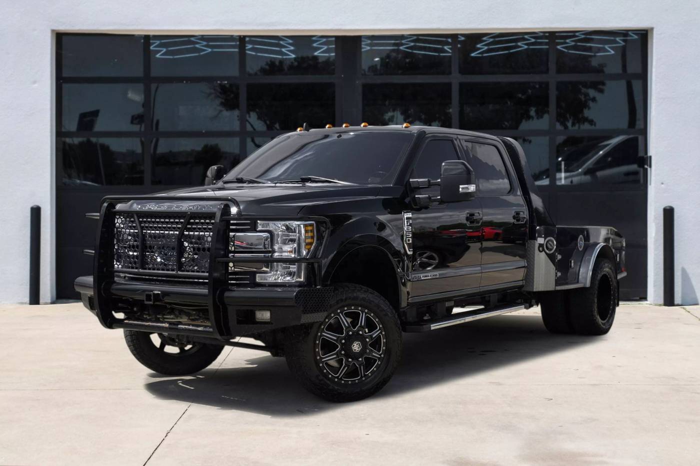2019 Ford Super Duty F-350 Lariat — Pickup Truck — 92,058 mi — Lewisville, TX