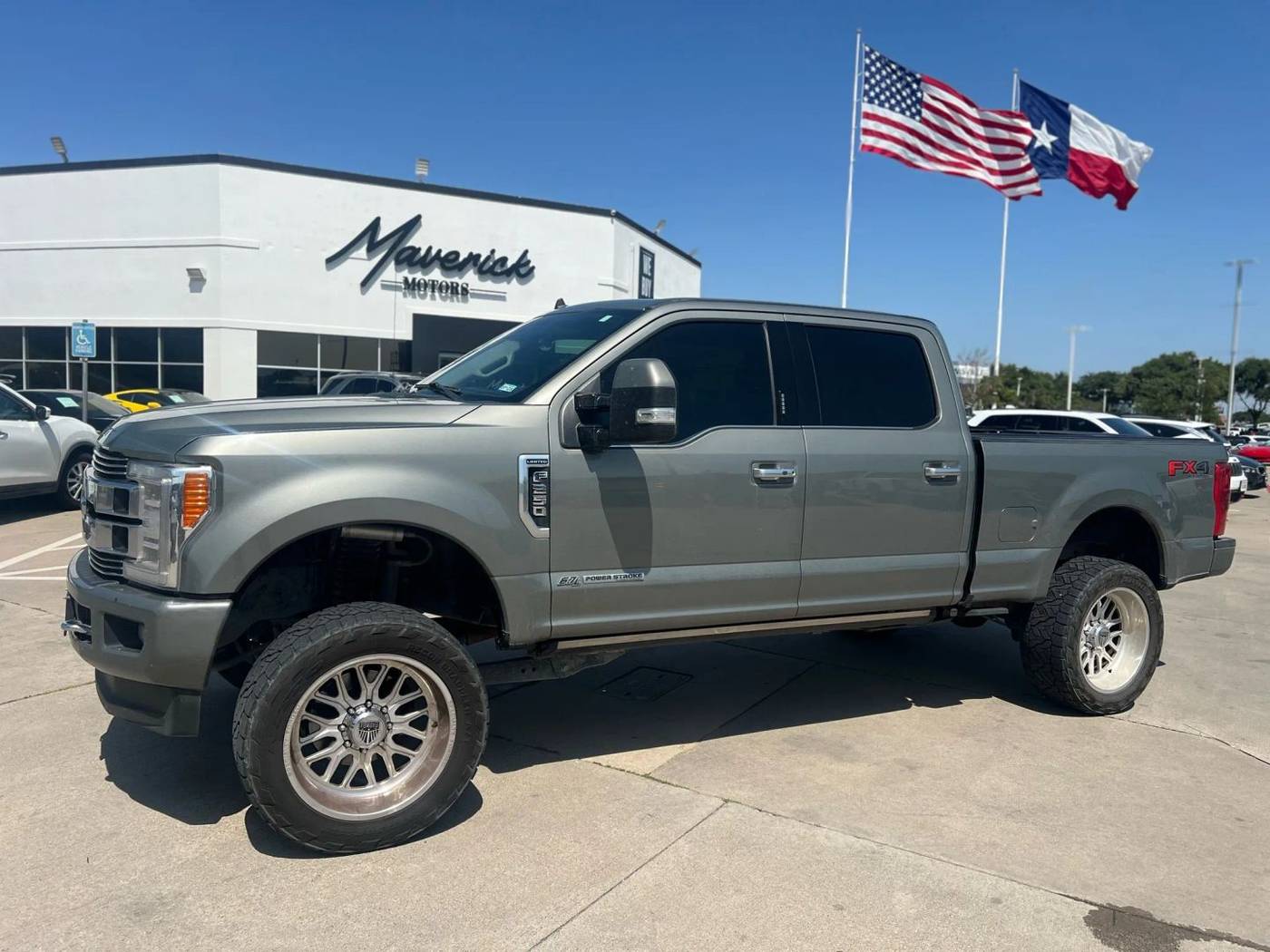 2019 Ford Super Duty F-250 Limited — Pickup Truck — 123,671 mi — Lewisville, TX