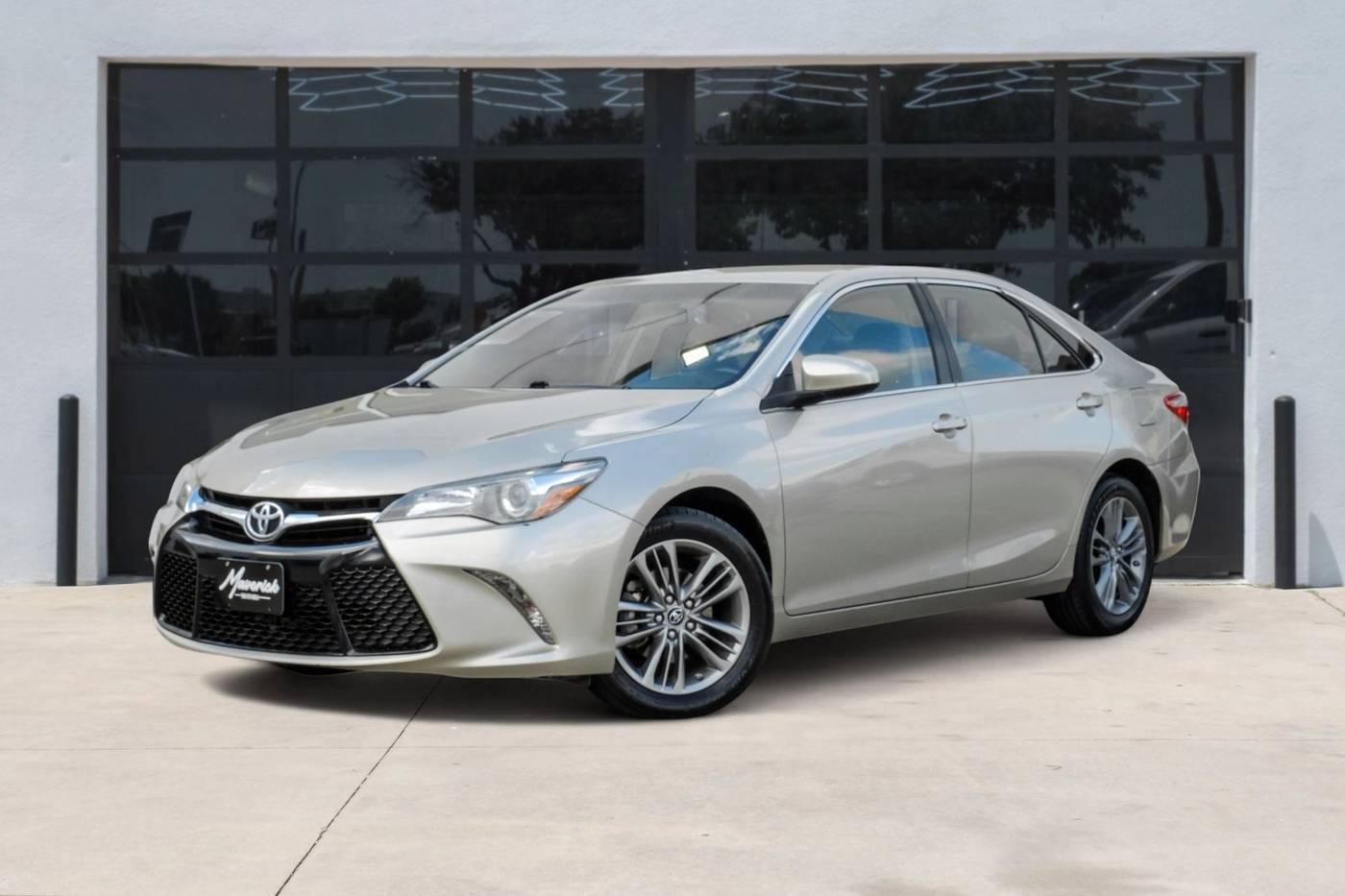 2017 Toyota Camry SE — Sedan — 80,016 mi — Lewisville, TX