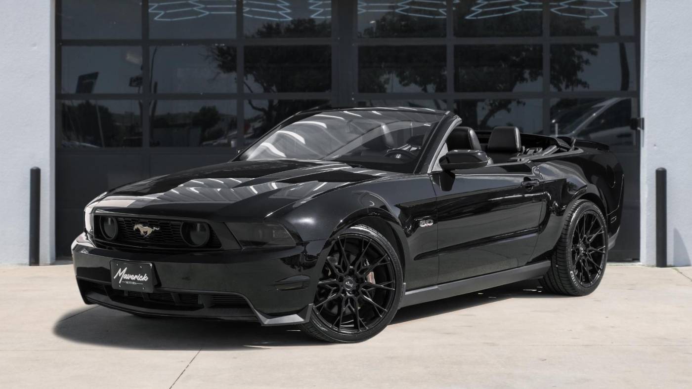 2011 Ford Mustang GT Premium — Convertible — 97,450 mi — Lewisville, TX