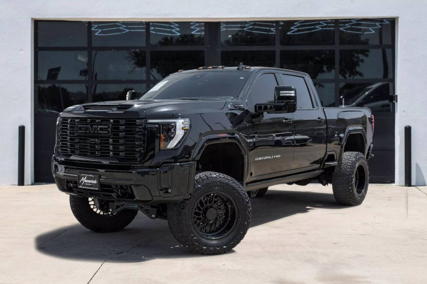 2024 GMC Sierra 2500HD Denali Ultimate — Pickup Truck — 32,930 mi — Lewisville, TX