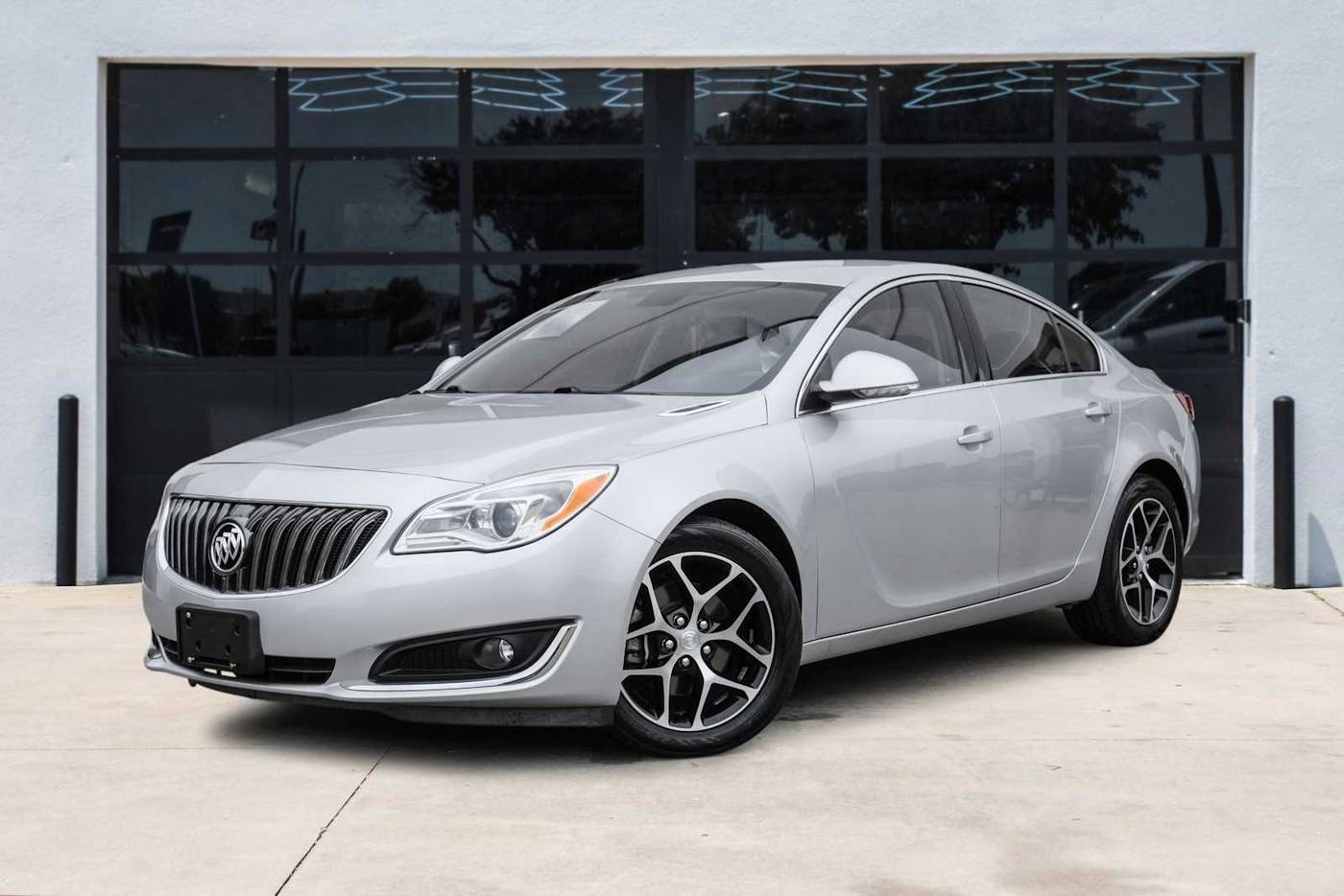 2017 Buick Regal Sport Touring — Sedan — 58,493 mi — Lewisville, TX