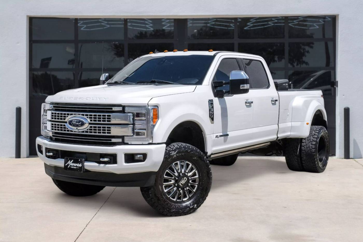 2019 Ford Super Duty F-350 Platinum — Pickup Truck — 103,061 mi — Lewisville, TX