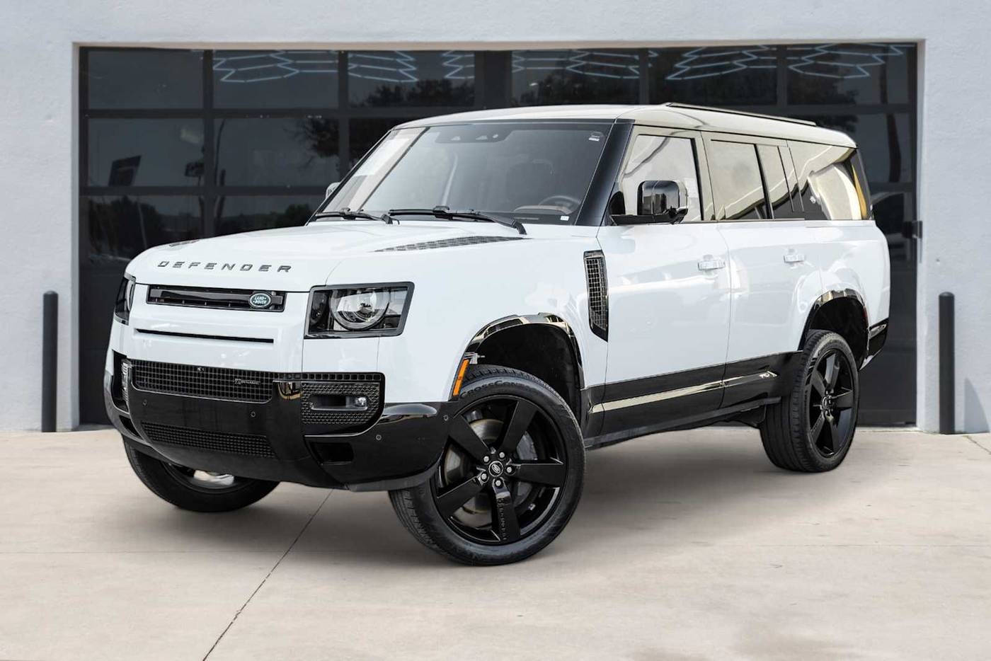 2023 Land Rover Defender X-Dynamic SE — SUV — 22,759 mi — Lewisville, TX